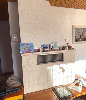 EG_Esszimmer mit Kachelofen