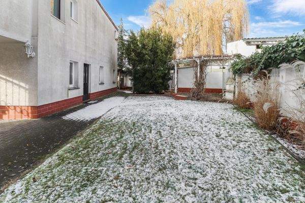 Innenhof mit Terrasse