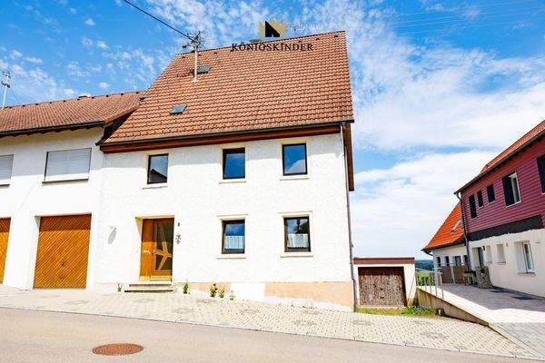 Historische Doppelhaushälfte mit Ausbaupotenzial in ruhiger Wohnlage