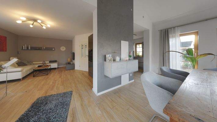 Wohn- und Essbereich EG