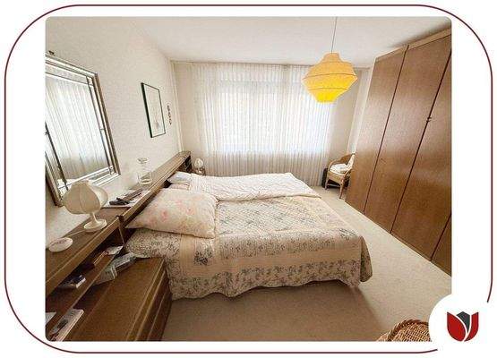 Geräumiges Schlafzimmer