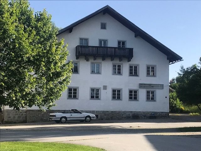 Mehrfamilienhaus in einem bekannten Skiort im Bayerischen Wald