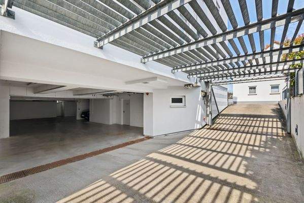 zwei Tiefgaragen-Stellplätze