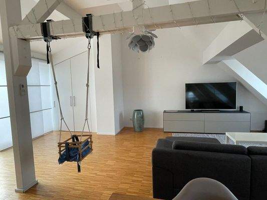 WE05 Wohnzimmer mit Einbauschrank