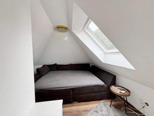 SB-Raum-2 mit Schlafplatz.jpg