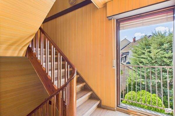 Treppenhaus Auf-/Abgang OG