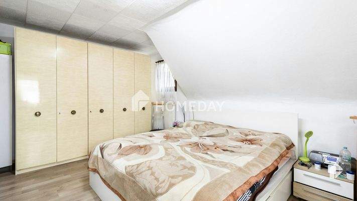 1. OG Schlafzimmer 2