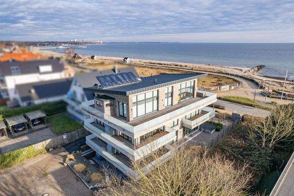 Mehrfamilienhaus in 1. Reihe