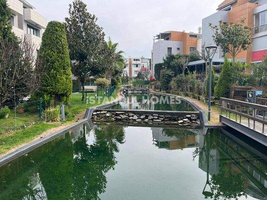 Duplex Apartment in a Complex Close to the Metro in Istanbul