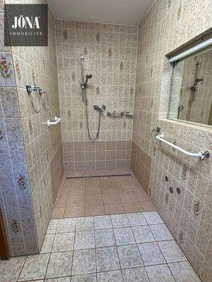 Duschbad behindertengerecht