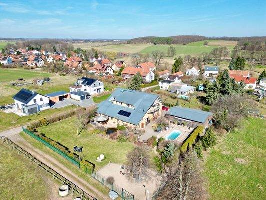 Lage des Hauses am Rande eines Naturschutzgebietes