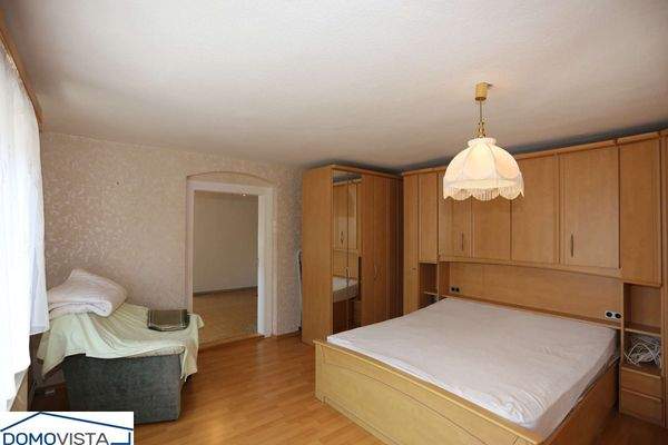 27. 1.OG Schlafzimmer 3