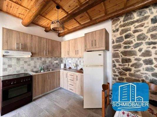 Kreta, Melambes: Schönes Steinhaus mit Bergblick zu verkaufen