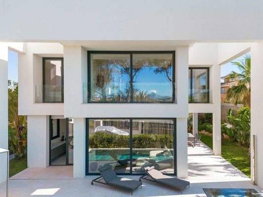 Luxuriöse, moderne Neubauvilla zum Verkauf  in El Toro, Puerto Adriano, Mallorca
