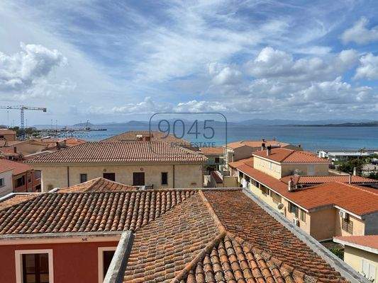 Penthouse mit Panoramaterrasse und atemberaubendem Meerblick in Golfo Aranci 