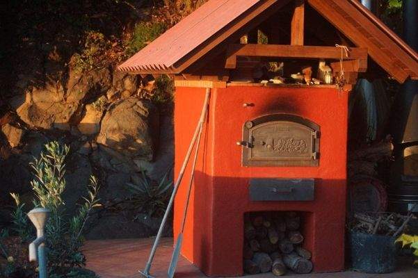 Finca-Orotavatal-Permakultur-Atlantikblick-Pizzaofen.jpg