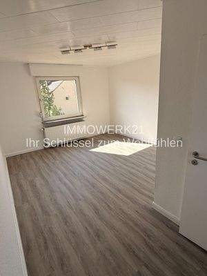 1Küche nach außen Türe