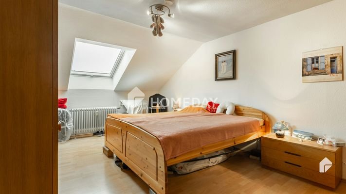 Schlafzimmer 1