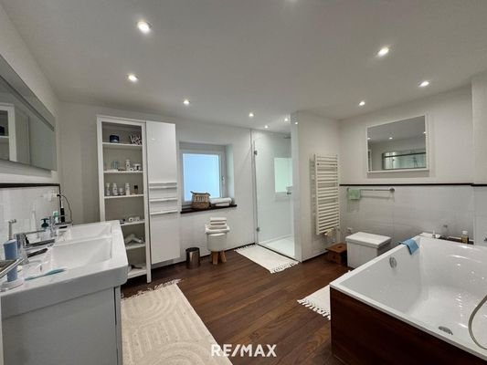 W1 EG Badezimmer
