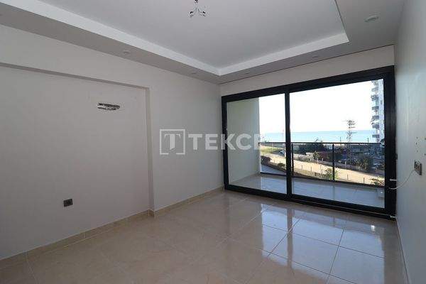 Apartment in Sunflower 3 Project 100 M from the Sea in Mersin