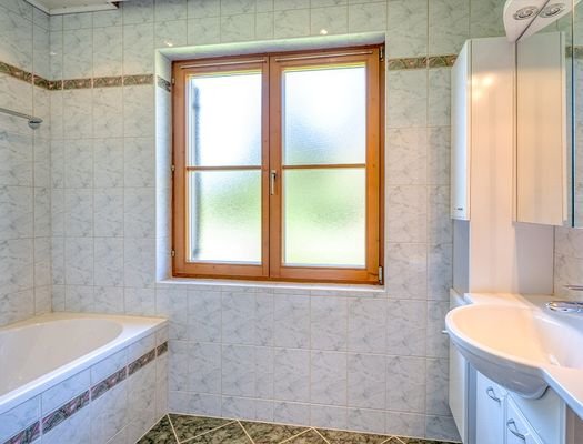 HP7-3,5-Zimmer-Wohnung-Großgmain-Badezimmer