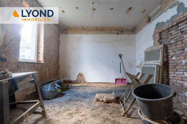 entkernte Wohnung EG