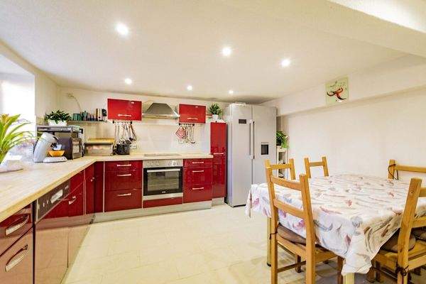 Hochwertige Einbauküche