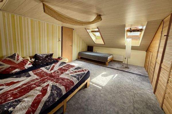 Flur 2: EFH Schlafzimmer im OG