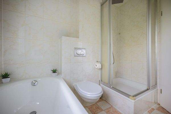 Badezimmer Erdgeschoss (2)