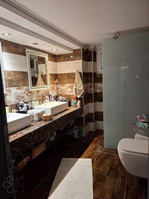 IMG-0296778d26d74e0485418a26aec9d737-V-copy