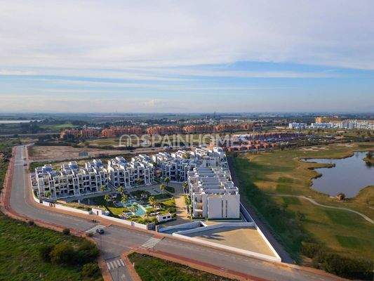 2 and 3-Bed Flats with Golf View in Los Alcázares