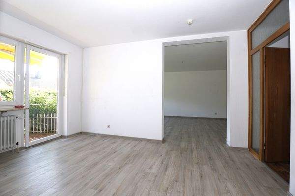 Esszimmer mit Balkonzugang