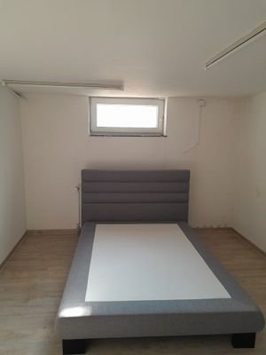 Kleines Zimmer Souterrain