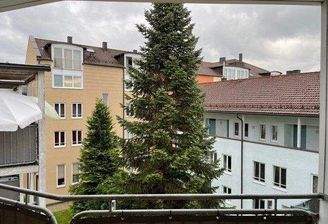 Blick vom Balkon auf den Innenhof