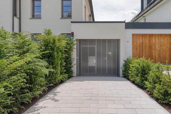 Zufahrt zur Garage.jpg