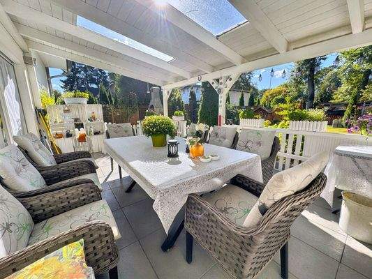 EG Überdachte Terrasse Ansicht 2