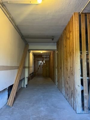 Keller