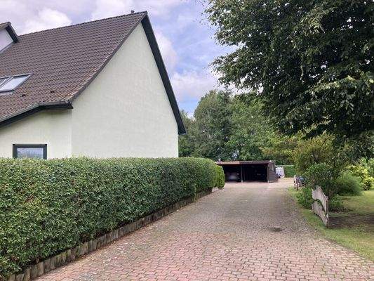 Zufahrt zum Grundstück