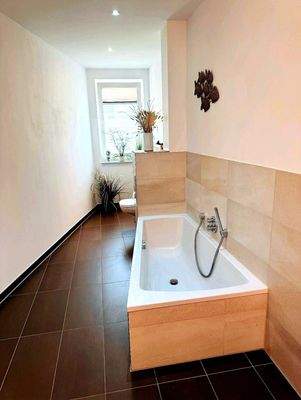 Fensterbad mit Wanne...