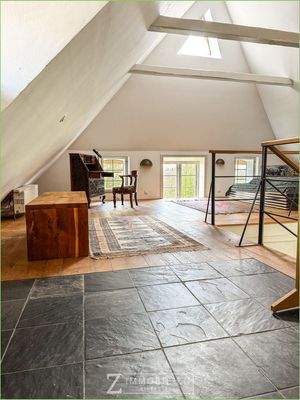 offenes Bad mit Blick zum Schlafbereich