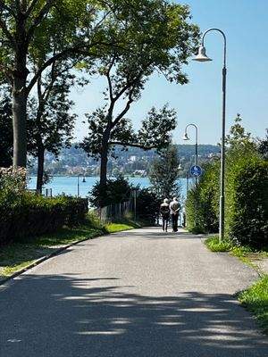 Wenige Schritte zum See