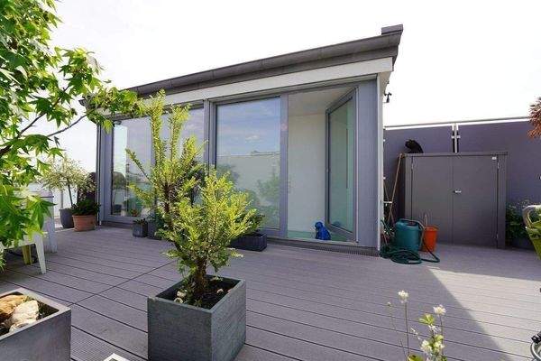 Treppenaufgang zur Dachterrasse