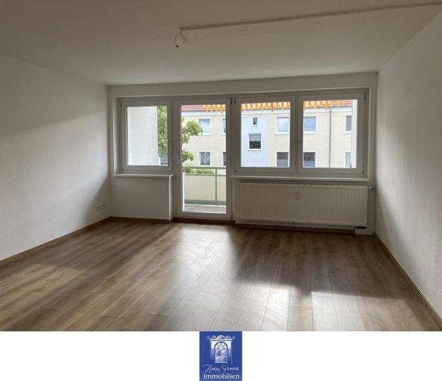 Ländliche Idylle! Schicke Wohnung mit großem Balkon und Tageslichtbad! - Foto 1