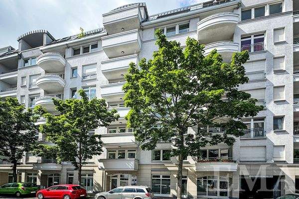 gepflegtes Mehrfamilienhaus