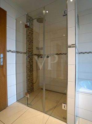 Badezimmer im Erdgeschoss