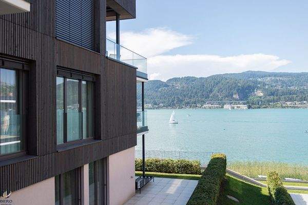 Gartenblick auf den Wörthersee