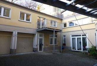 Eingang durch den Hof