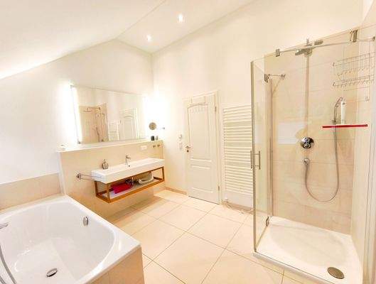 großes Mastertbad .jpg