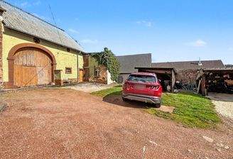 Scheune und Carport