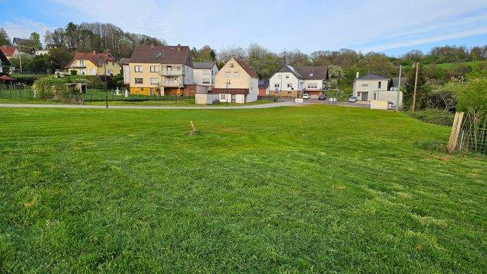 Grundstück Mehrfamilienhaus.jpg